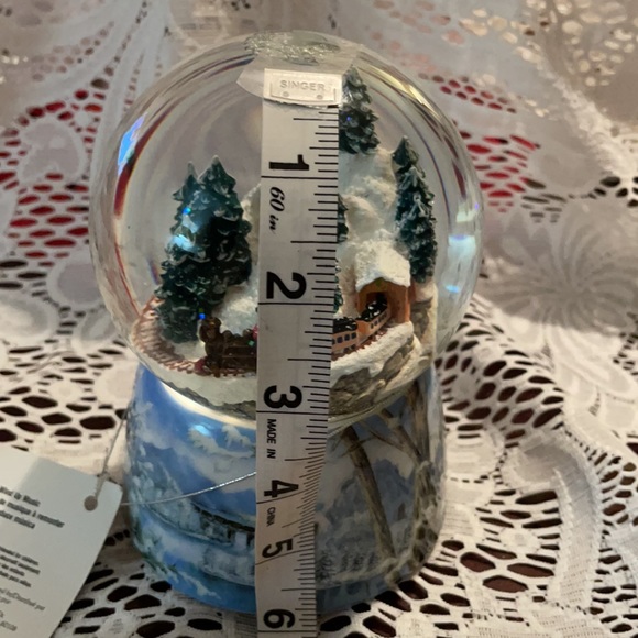 Roman Train “I”ll be home for Cmas” musical Glitterdome! - Picture 7 of 7